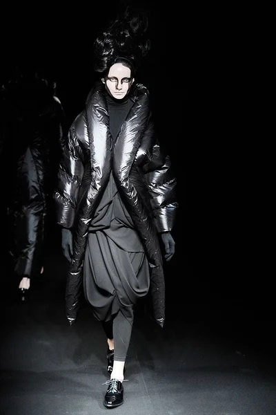 Look 3